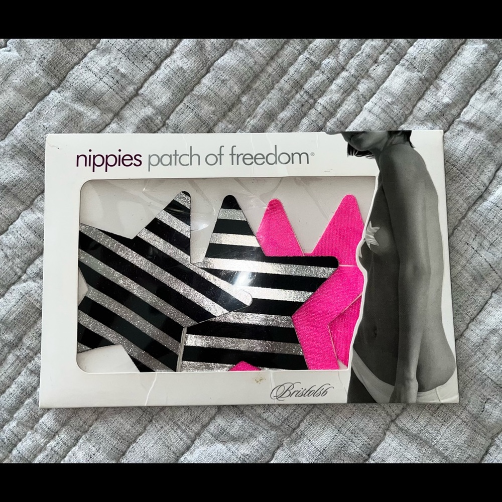Two pair of nippies nipple pasties by Bristols 6 🖤💗 nwot